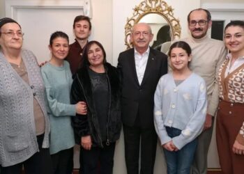 Kılıçdaroğlu’ndan, kendisini davet eden öğrenciye evinde ziyaret