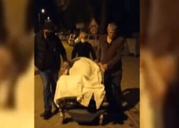 80 yaşındaki hastaya ambulans verilmedi, yatalak kadın evine sedye ile döndü