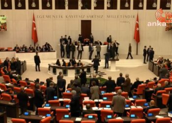 Cumhurbaşkanı’na sınırsız TOKİ yetkisi veren önerge CHP’nin yoklama talebine takıldı