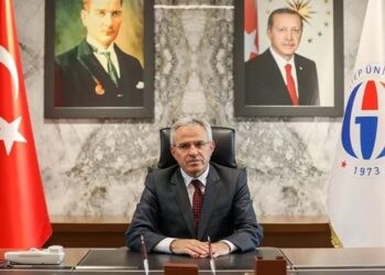 Fatma Şahin’in ‘Tam bir deli’ dediği rektör: Ben hocayım ya