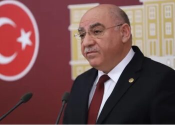 AKP’li Karahocagil: Cemaatlerden bir tane oluyorsa, içkici bir aileden onlarca oluyor