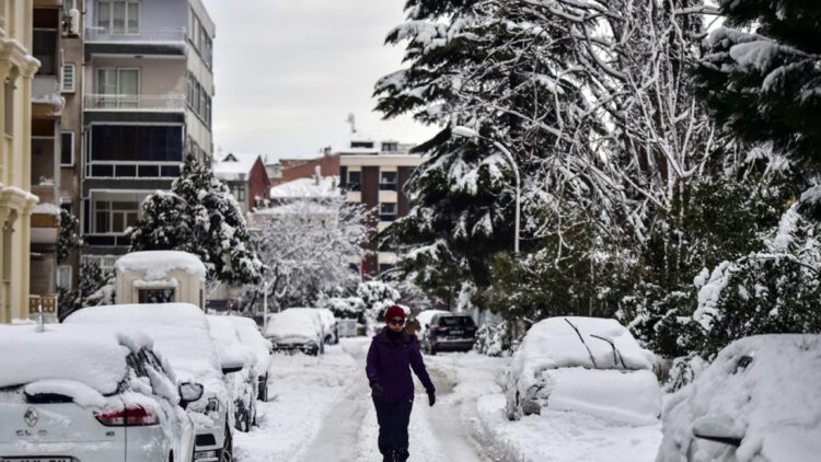 Meteoroloji, soğuk ve kar yağışlı havanın yurdu terk edeceği tarihi açıkladı