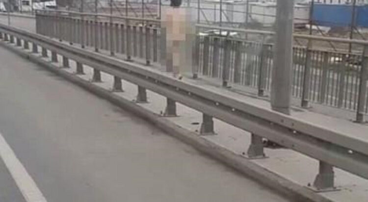 E-5’te bir vatandaş çırılçıplak koşarken görüntülendi