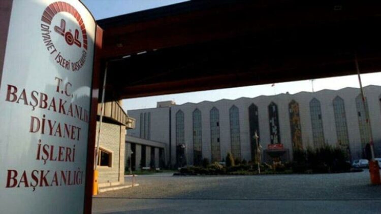 Diyanet, sosyal medya kullananları hedef aldı: ‘Ahlaksızlık!’