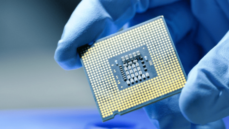 Çip krizi vurdu: Otomotiv devi üretime ara veriyor