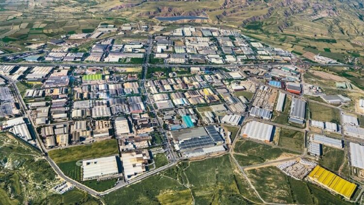 Fabrikalar şalter indiriyor! 30 bin işçi evlerine gönderiliyor