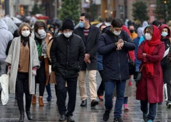 Bilim insanları böyle uyardı: ‘O maskeleri çöpe atın’