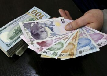 Gözler 16.30’da: Dolarda dalgalı seyir