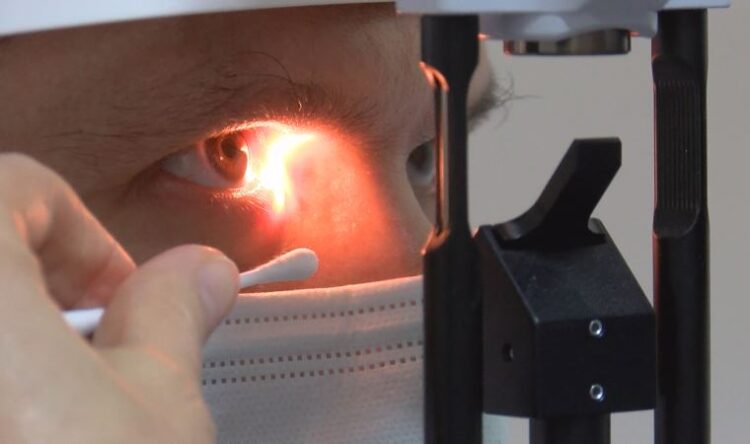 Uzmanlar uyardı: Şimdi de gözlerde virüs salgını