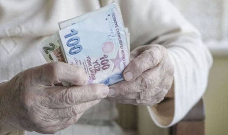 Uzman isim uyardı: Emekli maaşınıza haciz geldiyse dikkat!