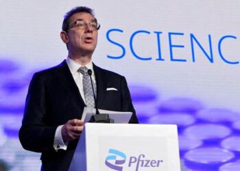 Pfizer’dan ‘kısıtlama’ açıklaması: ‘Yıllar sürecek’ dedi ama…