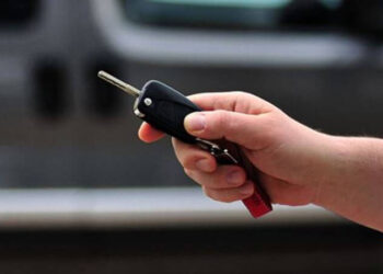 İkinci el otomobil piyasasına dolar darbesi