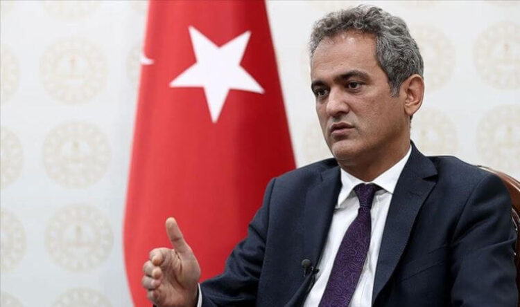 Komisyon toplantısına katılmamıştı: ‘Bakan Özer gözden çıkarıldı mı?’