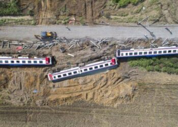 ‘Hakaretten insanlar ceza alırken 25 kişi göz göre göre öldürülüyor’