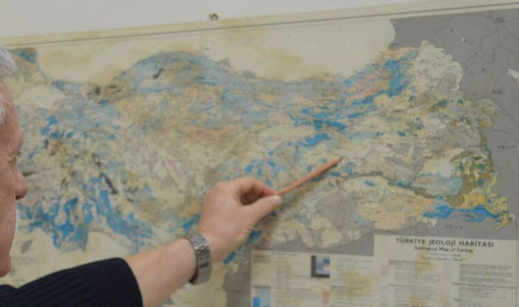 ‘Depremler devam edecek’ deyip uyardı