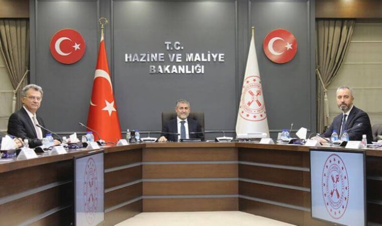 Kritik toplantı: Bakan Nebati patronlarla buluştu