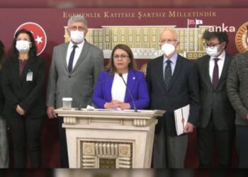 CHP’li vekiller ile KHK’li akademisyenlerden Meclis’te ortak çağrı