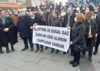 Rize’de ‘zam’ protestosu: Çarpilduk, yanduk