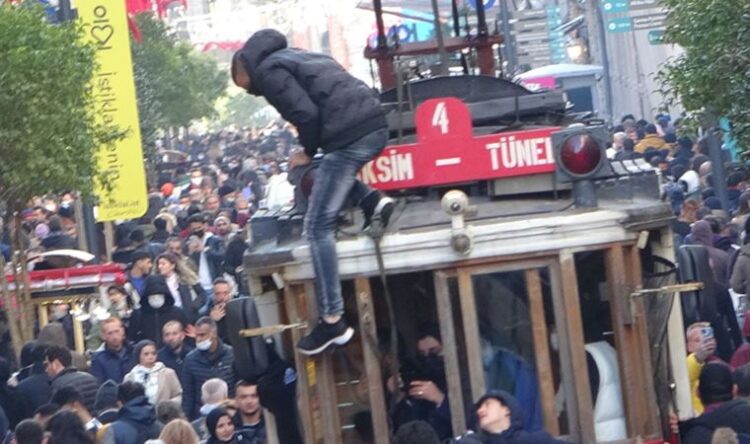 Taksim’de tedirgin eden görüntü