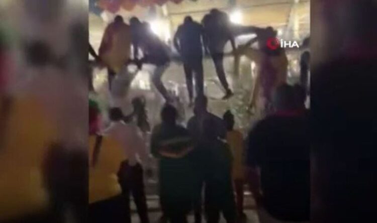 Stadyum girişinde izdiham: 8 ölü, 50 yaralı