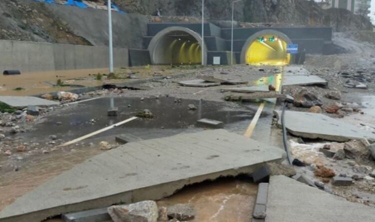 Erdoğan’ın açılışını yapacağı yol harabeye döndü