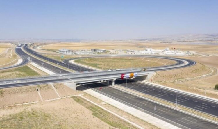 Türkiye’nin ilk akıllı otoyolu da zamlandı