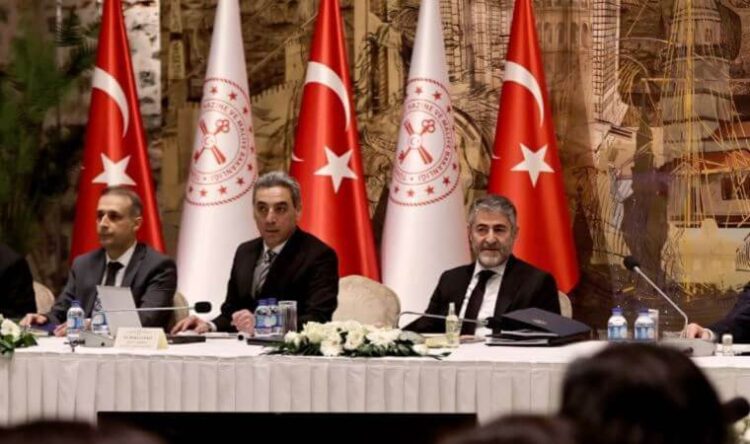 Nebati ekonomistlerle buluştu, ‘hedefleri’ anlattı