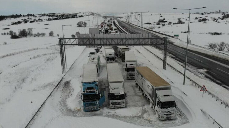 Otoyollarda mahsur kalanlar tazminat davası açabilir mi?
