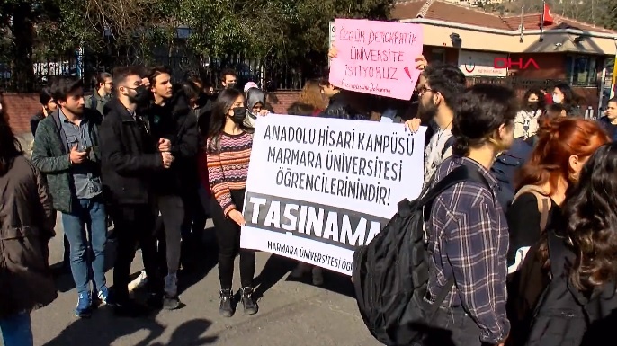 Marmara Üniversitesi öğrencilerinden kampüs protestosu