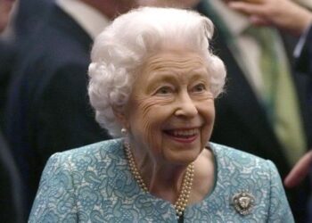 İngiltere Kraliçesi Elizabeth Covid-19’a yakalandı