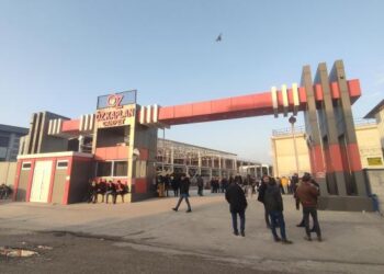 Özkaplan Halı işçileri düşük zamma karşı iş bıraktı