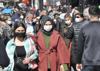 Maske zorunluluğu kaldırılıyor mu? Fahrettin Koca’dan açıklama