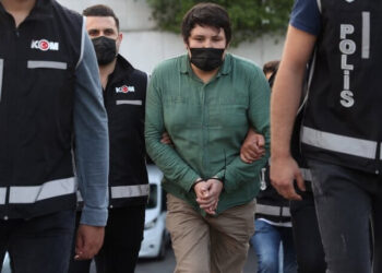 ‘Ünlü şarkıcı Tosuncuk’un paralarını aklıyor’ ihbarı