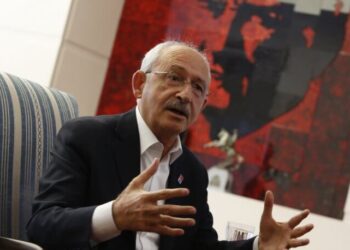 Kılıçdaroğlu’ndan adaylık açıklaması: “İmamoğlu ve Yavaş görevlerini sürdürecek”