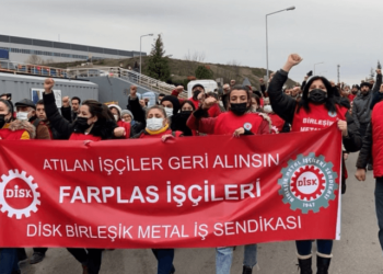 Farplas’ta işçiler ayakta: ‘Tekme tokat döverek bizi karakola aldılar’