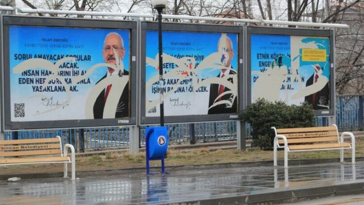 Kılıçdaroğlu’nun yer aldığı bilboardlara saldırı
