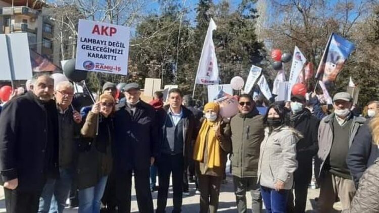 Isparta’da yurttaşlar sokakta: ‘Zamlar geri alınsın, zamlı bedeller iade edilsin’