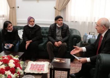 Kılıçdaroğlu, Gülistan Doku’nun ailesi ile görüştü