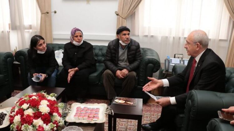 Kılıçdaroğlu, Gülistan Doku’nun ailesi ile görüştü