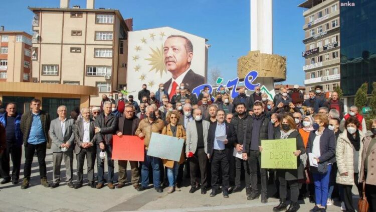 Rize’de, çay gübresine yapılan zam isyan ettirdi