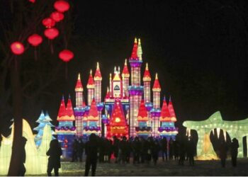 Çin’in Shenyang kentinde Çin Yeni Yılı için fener gösterisi düzenlendi