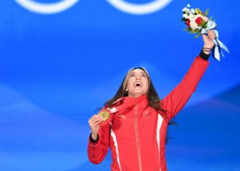 Beijing 2022’de kazananlara canlı çiçek yerine kalıcı örme buketler sunuluyor