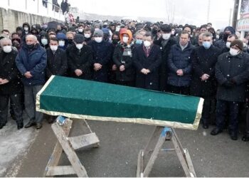 Müzisyen Sait Uçar’ın cenazesinde ‘sehpa’ tepkisi