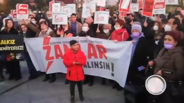 Şişli’de yurttaşlar AVM önünde eylem yaptı