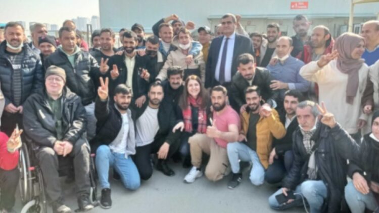 Migros işçileri zaferlerini kutladı… “Yaşasın sınıf dayanışması”