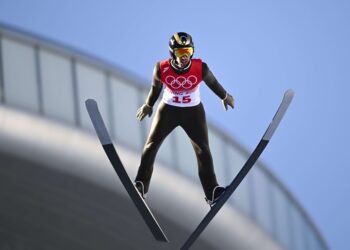 Olimpiyatlar’da bir Türk sporcu kayakla atlamada ilk kez elemeleri geçti