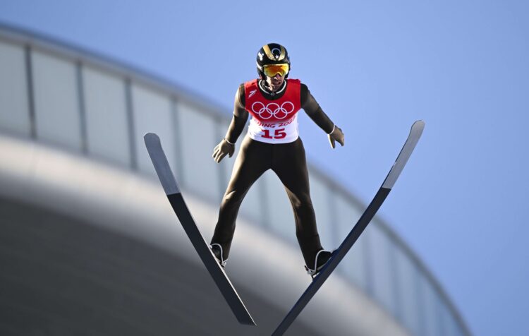 Olimpiyatlar’da bir Türk sporcu kayakla atlamada ilk kez elemeleri geçti