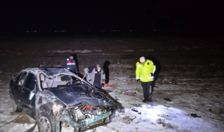 Otomobil takla attı: Baba öldü, eşi ve 3 çocuğu yaralı