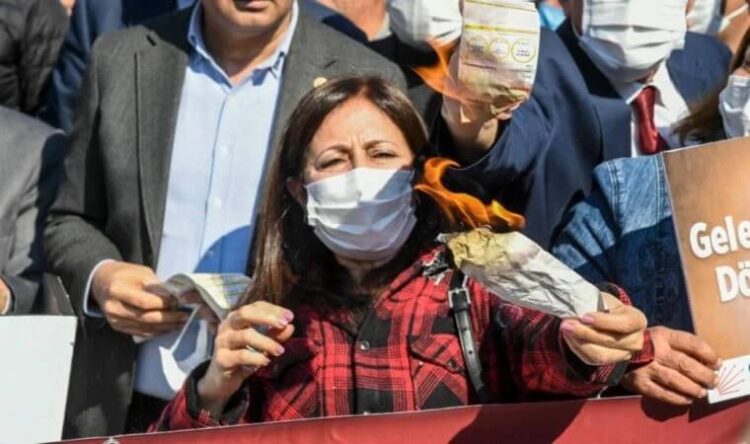 ‘Birkaç kaynaktan doğrulattım’ diyerek açıkladı: Elektriğe yeni zam mı gelecek?