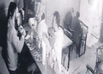 Kurtlar Vadisi oyucusu Bahadır Ünlü, işlettiği kafede müşterilere bıçakla saldırdı!